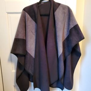 Reversible Black and Gray Fleece Wrap